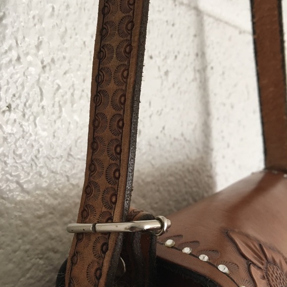 Vintage Round Leather Purse - Picture 3 of 7